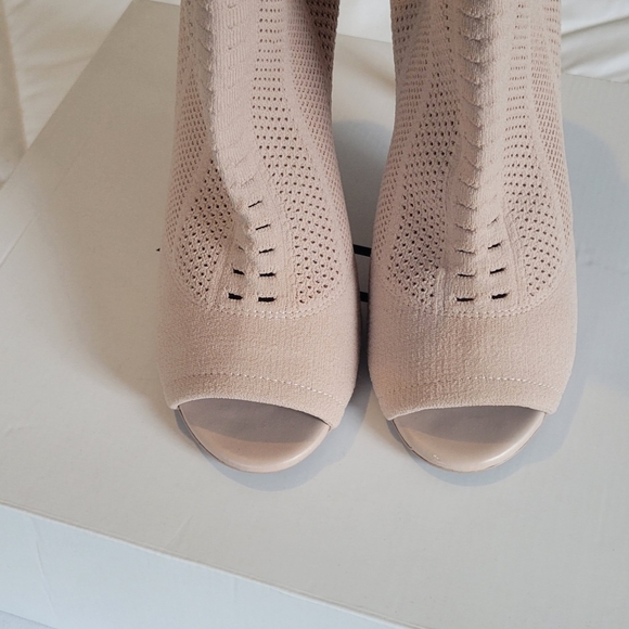 ALDO- Keshaa women's peep toe heel bottle. Size 8. Nude. - Picture 4 of 4